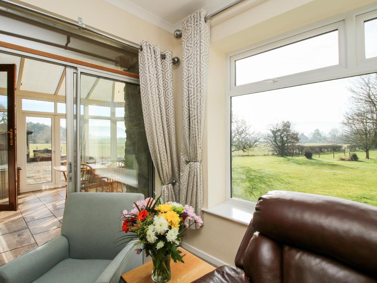 Acton  Bicton Lea 빌라 외부 사진