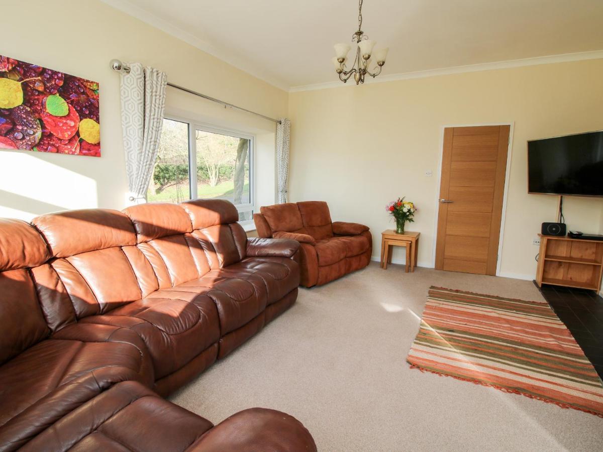 Acton  Bicton Lea 빌라 외부 사진