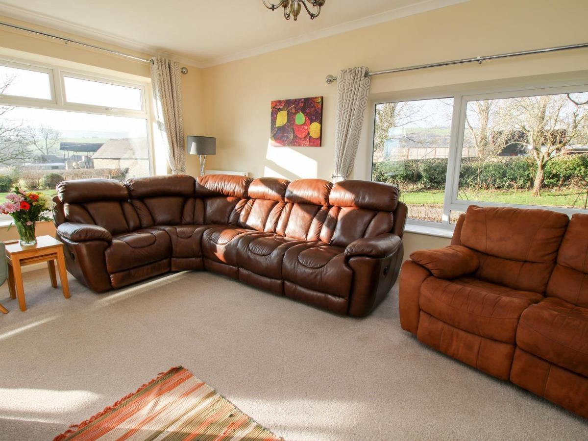 Acton  Bicton Lea 빌라 외부 사진