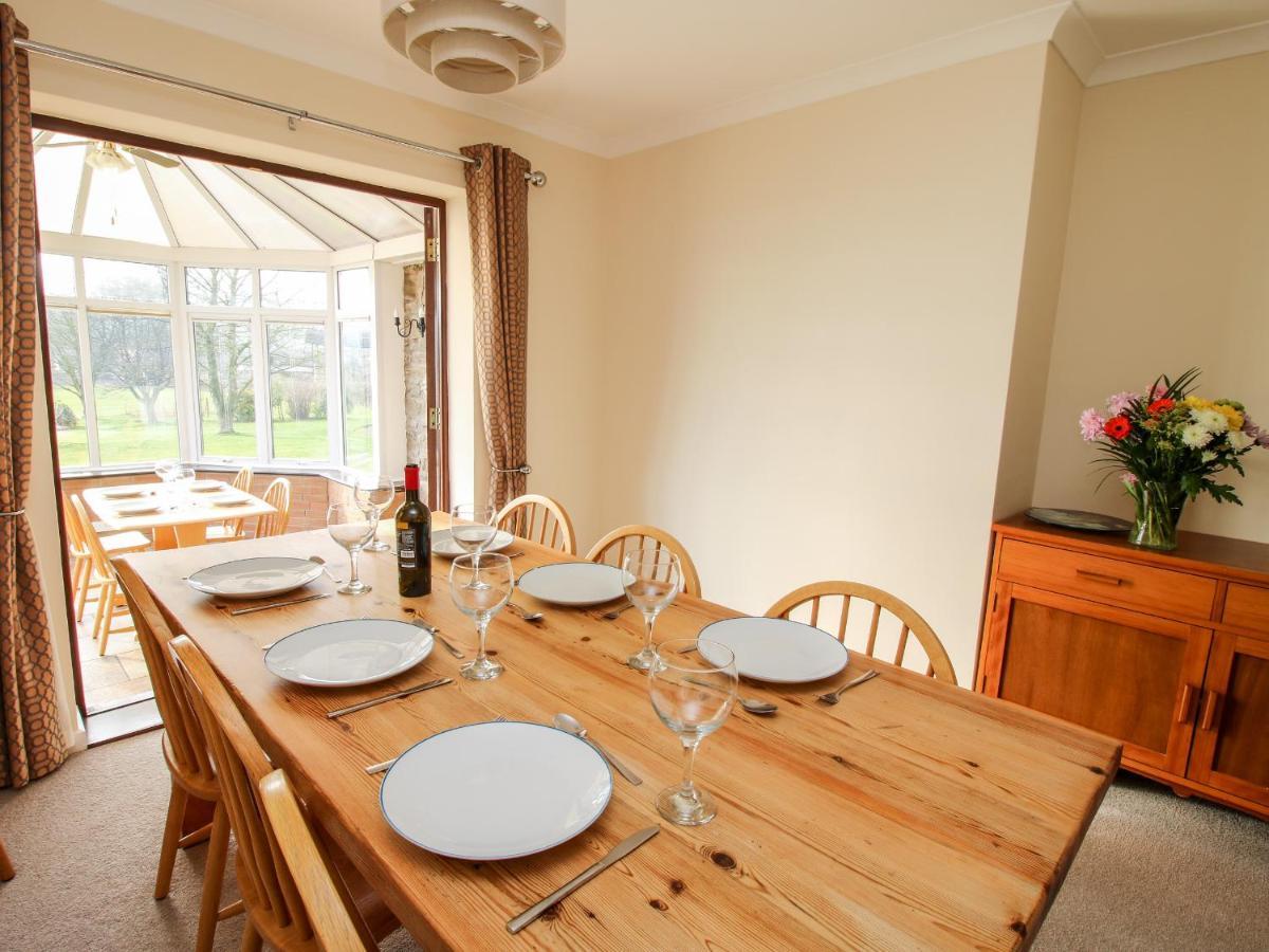 Acton  Bicton Lea 빌라 외부 사진
