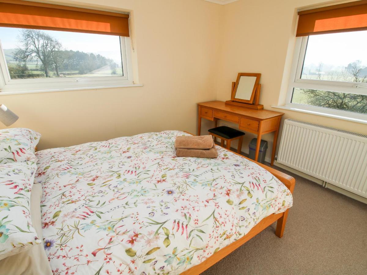 Acton  Bicton Lea 빌라 외부 사진